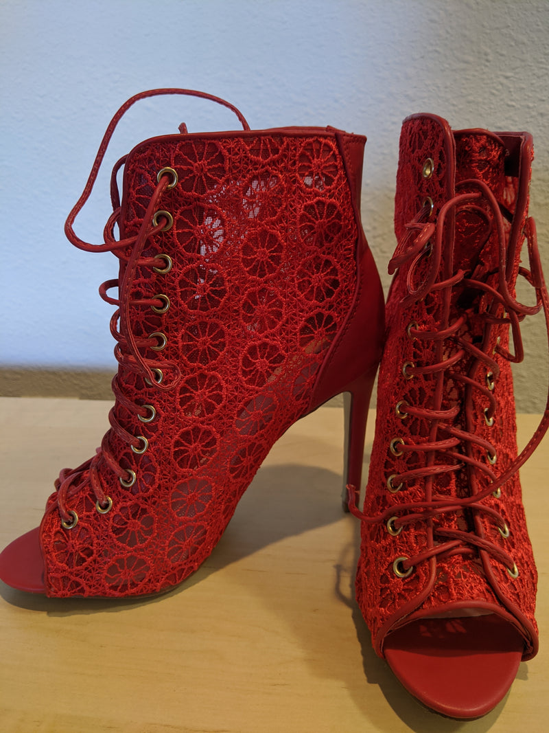 Madison - Size 8 - Red